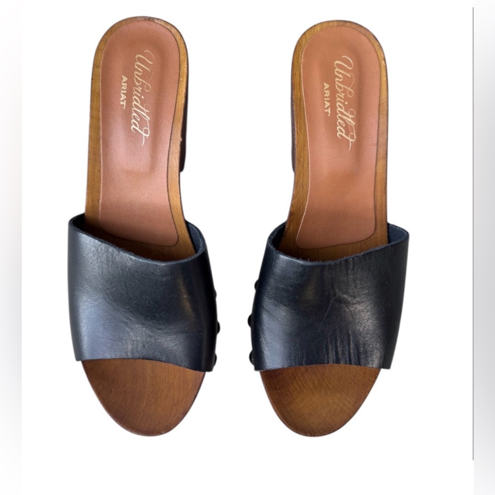 Ariat Women's Unbridled Lennon Platform
Sandal Black Leather Size: 38 (7.5) - Picture 8 of 14